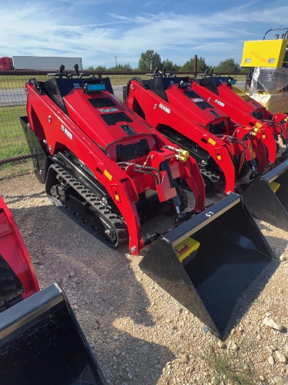 Stand On Skid Steer CKV1000 Kubota Diesel Engine