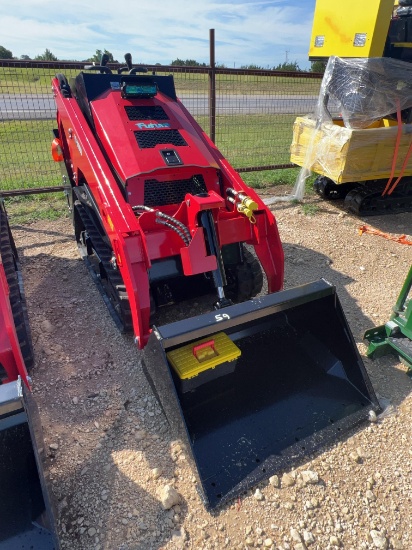 Stand On Skid Steer CKV1000 Kubota Diesel Engine