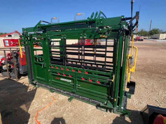 Arrowquip Squeeze Chute Like new Rubber Cleated Floor/ Double Palpation Doors Head Bender/ Top &