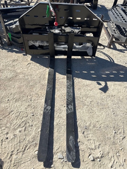 Hydraulic Skid Steer Adjustable Pallet Forks SOLD ONE SET PER LOT