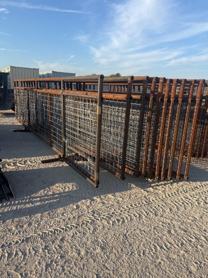 10 -- 20' Heavy Duty Free Standing Panels - Bottom 4' Has 4 x 4 Welded Wire Cover. Made with 2 3/8