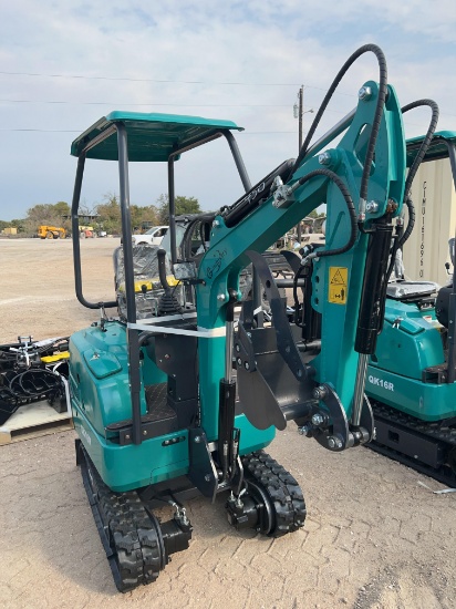 QK16R Mini Excavatorwith Hydraulic Thumb Gas Powered