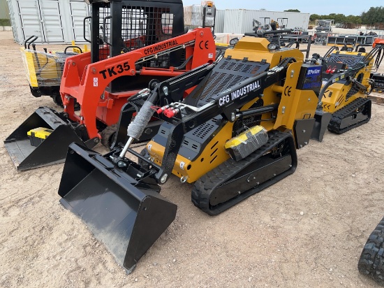 KJT27 Stand on Skid Steer Loader with Tracks Perkins Diesel Power Has Shipping Damage on One Side -