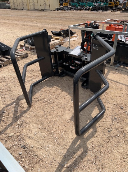 Wolverine Skid Steer Hydraulic Adjustable Bale Squeeze