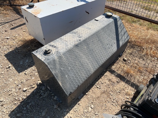 DeeZee Diamond Plate Approx 80 Gallon Fuel Tank Used Three Times