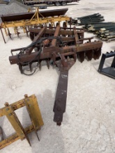 John Deere 7' Offset Disk Plow With Cylinder.
