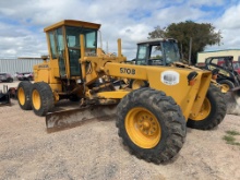 John Deere 570 B Motor Grader Articulating - Tilts and Slide Mold Board Runs & Works 3 Weak Tires