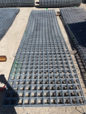 17 Panels - 16' - 4 x 4 Welded Wire Panels 48'' SOLD BY THE PANEL 17 TIMES THE MONEY MUST TAKE ALL