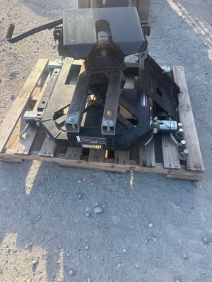 Pull Rite Super Glide Fifth Wheel Hitch #4452 GM/FORD