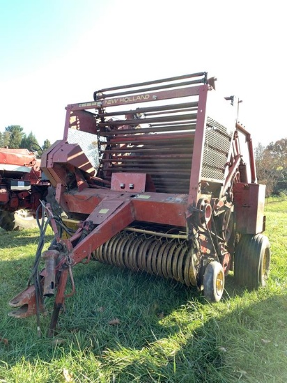 New Holland 851 Round Baler