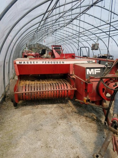 Massey Ferguson 124 Baler