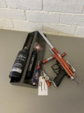 Paintball Gun, CO2 Cannisters