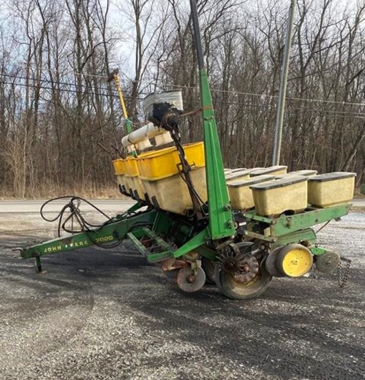 John Deere 7000 Corn Planter