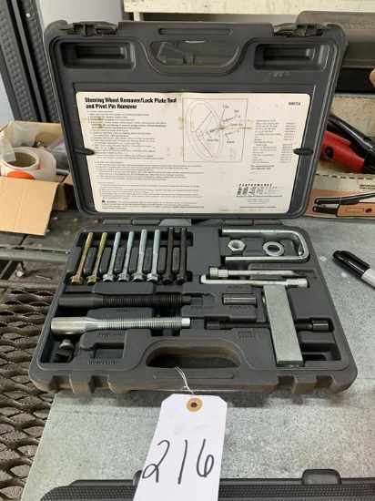 Steering wheel remover/lock plate compressor set