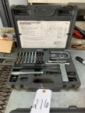 Steering wheel remover/lock plate compressor set