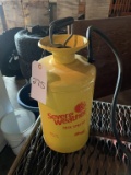 Metal spray tank