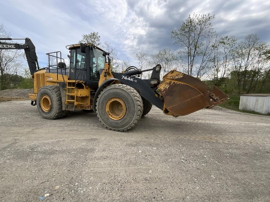 2015 John Deere 744K Wheel Loader