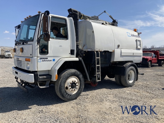 2005 Freightliner FC-80 Street Sweeper
