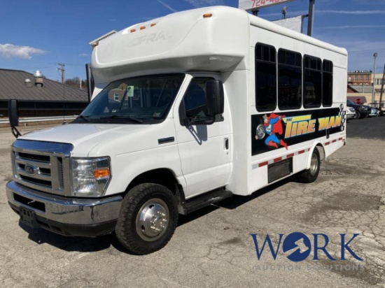 2017 Ford E-350 SD