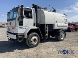 2005 Freightliner FC-80 Street Sweeper