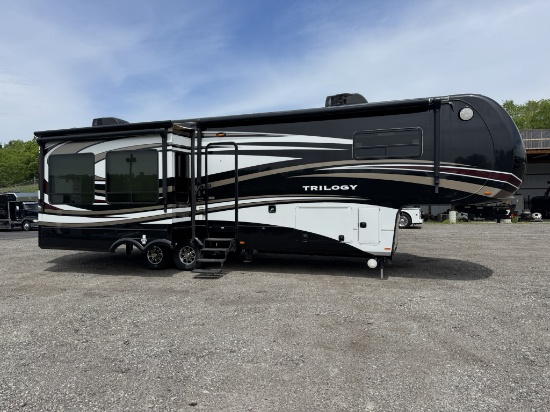 2014 Dynamax Trilogy & 2008 Dynaquest ST