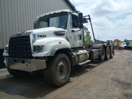 2014 Freightliner 114 SD