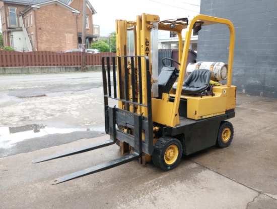 1990 CAT 1 Forklift