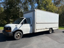 2009 GMC Savana G33003 Box Truck