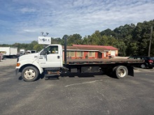 2005 Ford F-650 Flatbed Truck