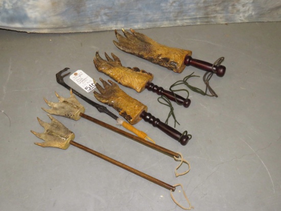 6 CROCODILE & ALLIGATOR CLAW BACK SCRATCHERS (6X$) (TX RES) TAXIDERMY