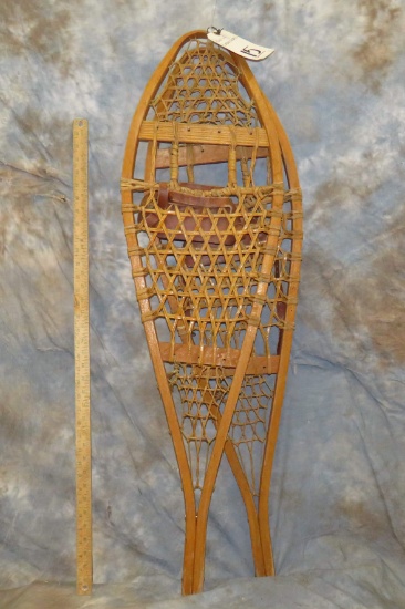 PAIR OF SNOWSHOES
