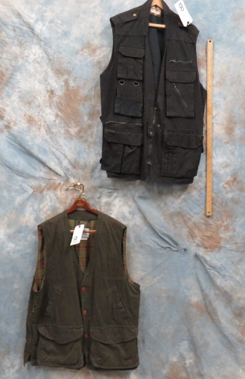2 HUNTING VESTS SZ XL (2X$)