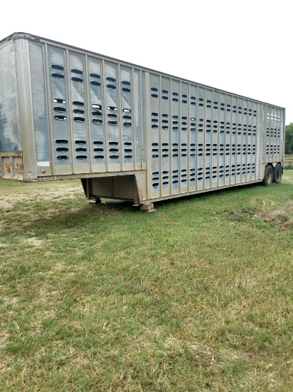1974 Hoobs 45’x8’ semi cattle trailer