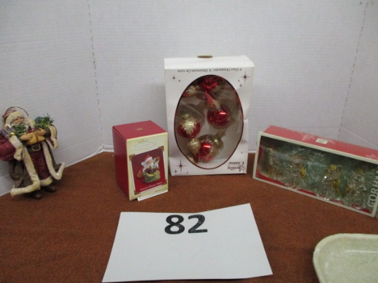 tray lot of Christmas items