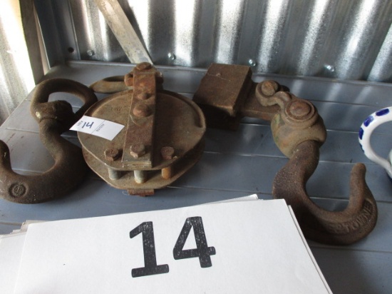 lot of 3 block and hooks