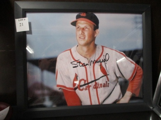 Stan Musial Autographed 8 x10