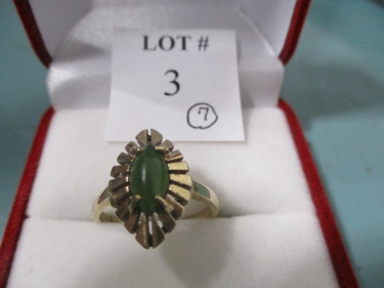 10K Jade (?) ring