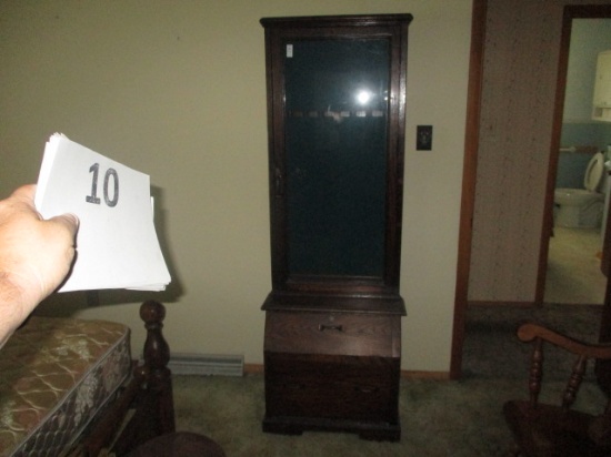 Oak 7 gun gun cabinet