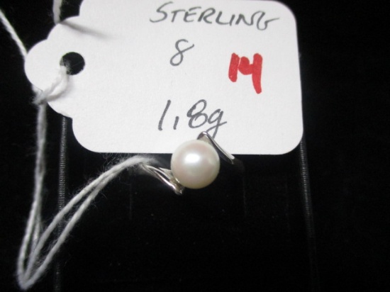 Sterling silver rign with pearl