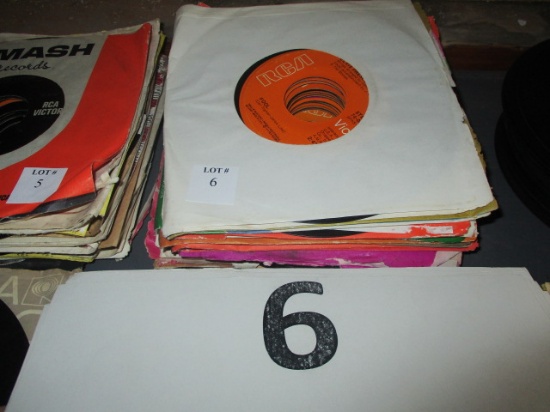 Lot of 25 Evlis Presley records assorted