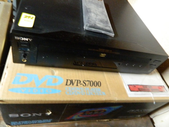 Sony CD/DVD Player Model DVP-S7000