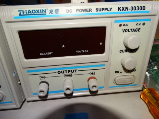 ZhiAOXiN DC power supply Model KXN-3030D