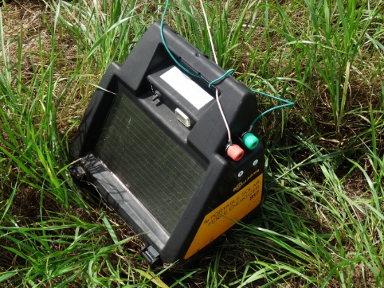 Gallagher Portable Solar Fence Energizer