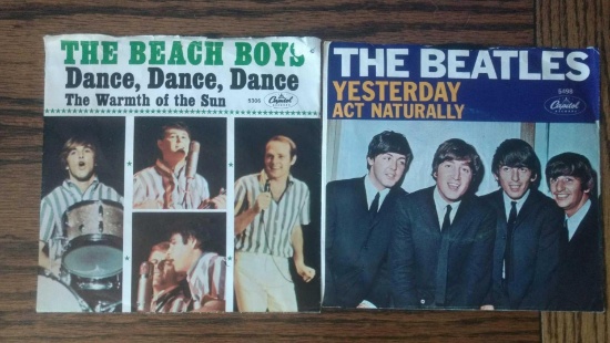 45 Capitol Records - The Beatles and The Beach Boys