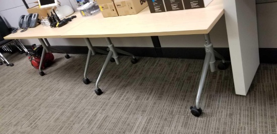 2 Rolling Tables
