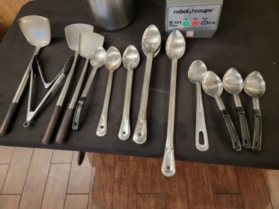 30 LARGE UTENSIL'S