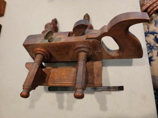ANTIQUE PLOW PLANER