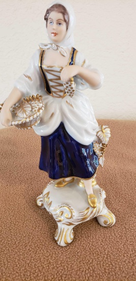 PORCELAIN ROYAL DUX FIGURINE