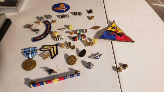 MILITARY PINS AND PATCHES