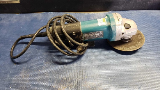 Corded Makita 4 1/2 Grinder